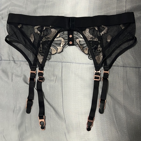 Honey Birdette Darrien 3 piece set LIKE NEW - Picture 7 of 12